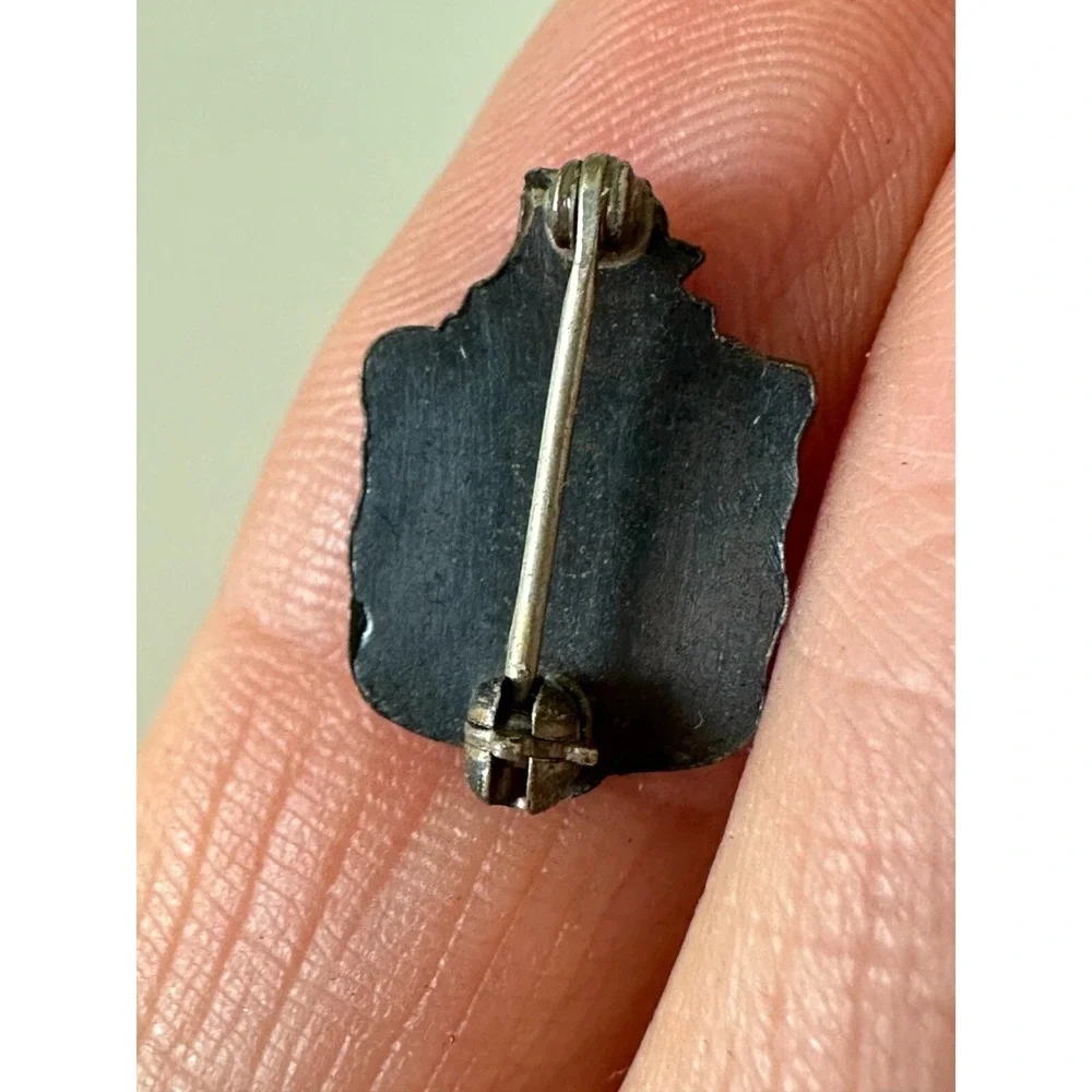 20th Century Typewriting Pin Silver Tone Small Brooch Award Crest Lapel